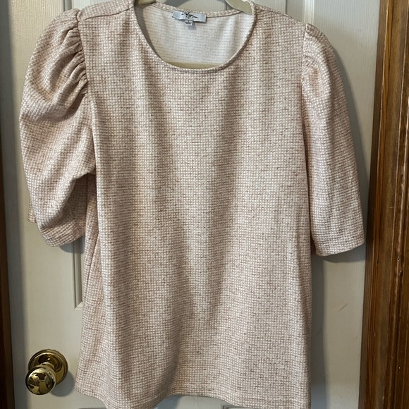 Polagram Athleisure Set - Picture 2 of 5